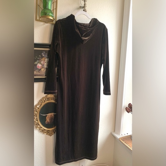 Vintage long sleeve velour dress with kangaroo pocket + drawstring hoodie - Picture 8 of 13